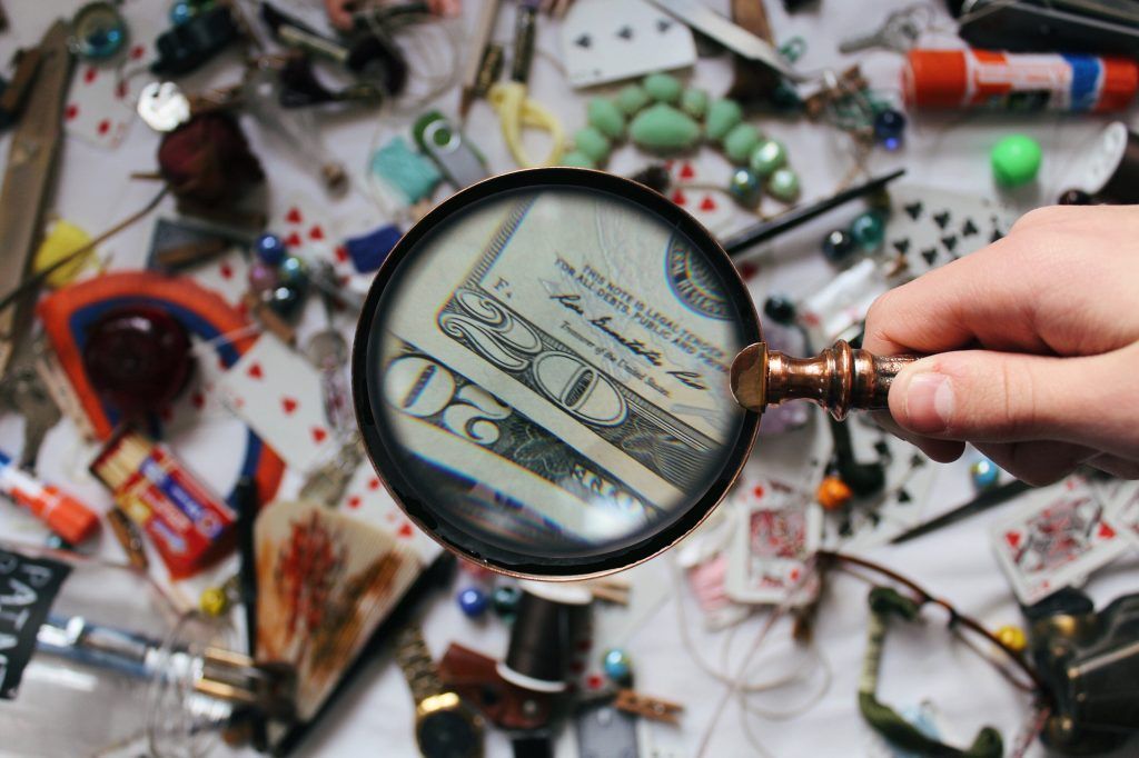 close-up-photography-of-magnifying-glass-906055